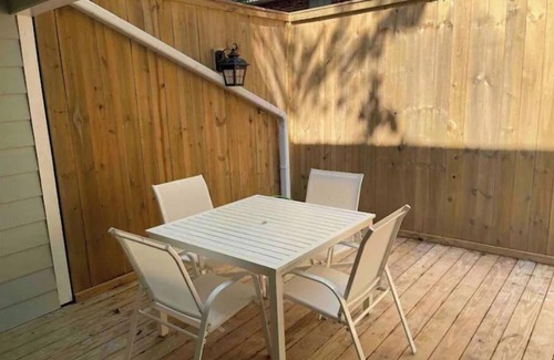 South Baton Rouge House | End unit townhouse