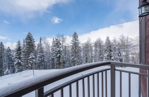 Mountain Village Condo | End Unit With Extra Views and Amenities at the Bear Creek Lodge