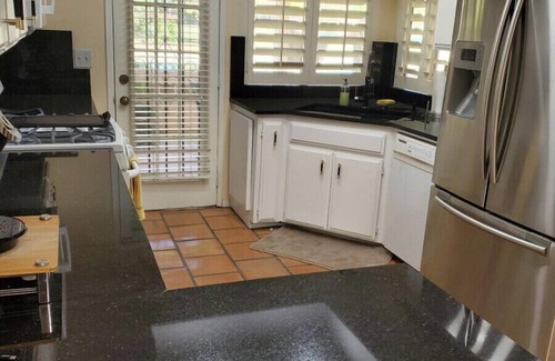 Indio Condo | Endearing 2bdrm Condo w/Pool & near Coachella