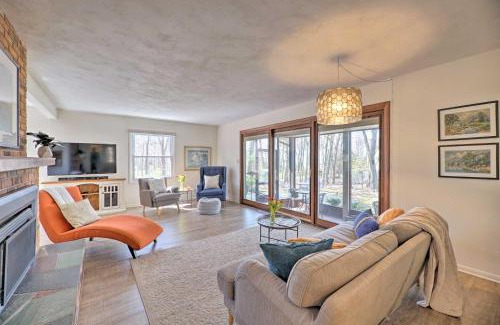 Holland House | Endearing Cottage with Fire Pit and Private Beach