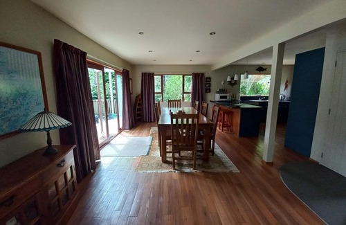 Furneaux House | Endeavour Inlet, The Pines, 20 min stroll to Furneaux Lodge, on the QCT, Wi-Fi