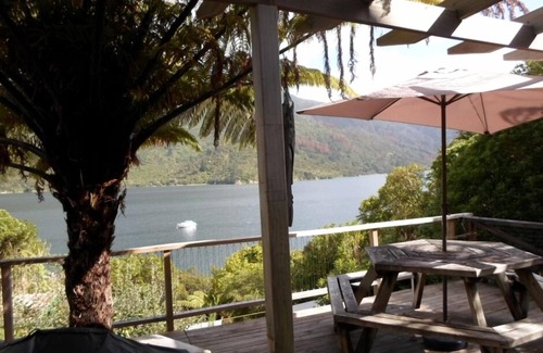 Furneaux House | Endeavour Inlet, The Pines, 20 min stroll to Furneaux Lodge, on the QCT, Wi-Fi