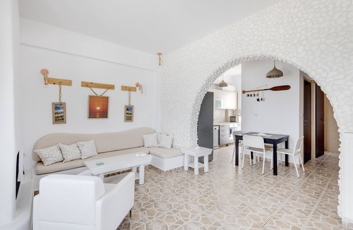 Vari House | ENDLESS BLUE from Syros - Fabrika Resort House 1