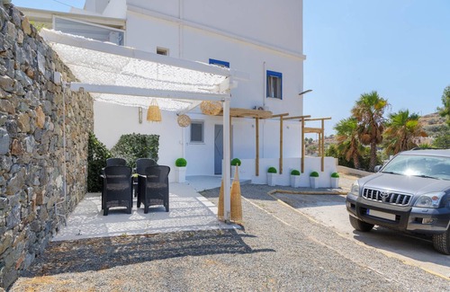 Megas Gialos Apartment | ENDLESS BLUE from Syros - Megas Gialos Resort Suite 1