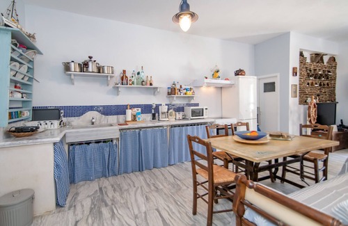 Exomvourgo House | Endless blue - Isternia bay - Ormos Isternion Tinos - Cyclades - Greece