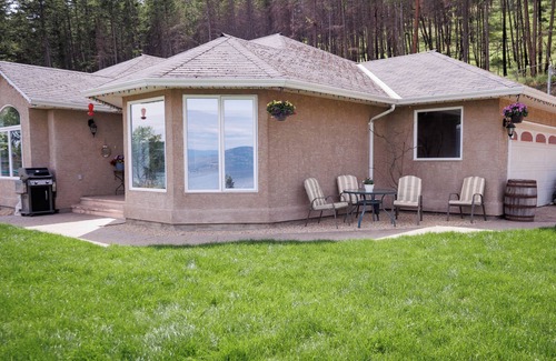 Central Okanagan House | Endless Lakeviews September dates open!