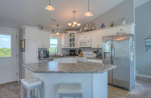 Sneads Ferry House | Endless Summer: A spacious 4-bedroom, 3-bath ocean view home in North Topsail Beach