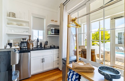San Pedro Cottage | Endless Summer at Mahogany Bay - Unit B