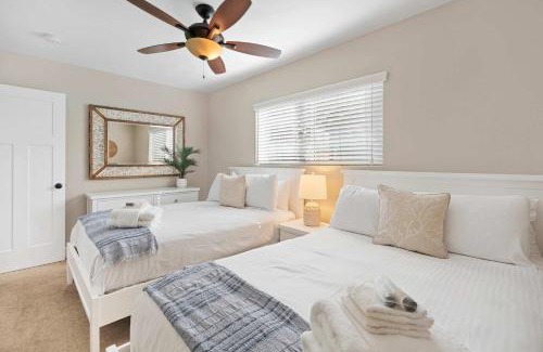 Ocean Beach House | Endless Summer Beach Retreat- In The Heart of OB