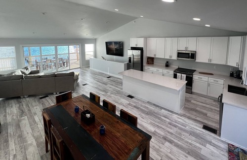 Parker House | Endless Summer Days on St. Andrews Bay. Between Tyndall Air Force & Naval Base