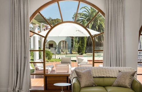 Black Hill House | Endless Summer Estate - Family Entertainer