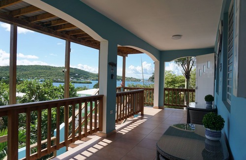 Culebra Pueblo Apartment | ♥ Endless Summer In Culebra Villa Mar ✹Bay View✹ KING BED - STARLINK WIFI