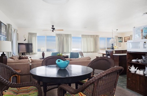 Faria Beach House | Endless Summer! Large Family Friendly Beach House!