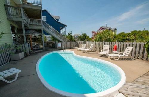 Waves House | Endless Summer Nights