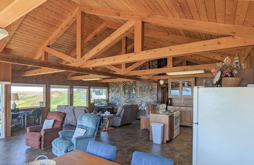 Bandon House | Endless Views: Panoramic ocean view of Face Rock Beach and Elephant Rock