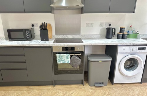 Enfield Highway House | Enfield’s Spacious Hidden Gem+ WIFI + Parking + Garden space