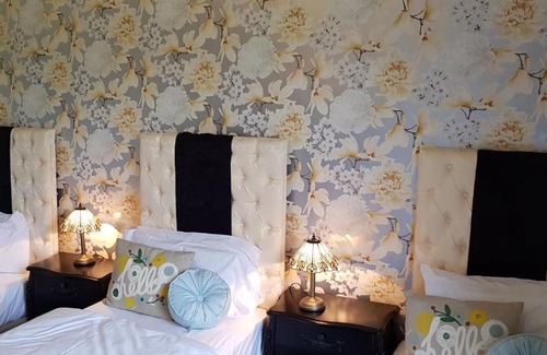 Postcombe Hotel | Englands Rose