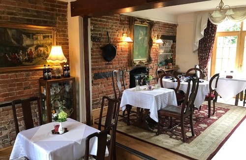 Postcombe Hotel | Englands Rose