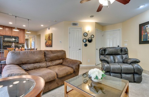 Englewood Apartment | Englewood Apt w/Patio in Denver Tech Center