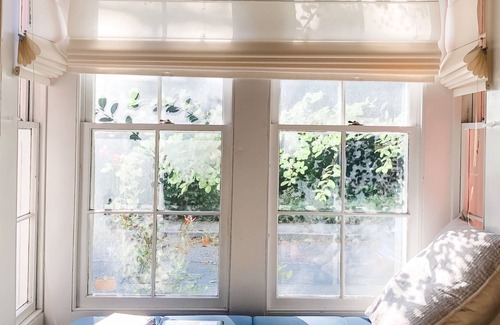 Roslyn House | English cottage with a Secret Garden