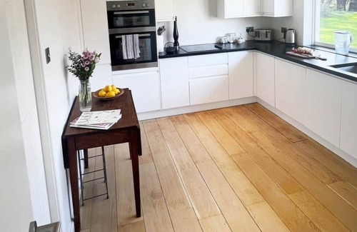 Sible Hedingham House | English Countryside Retreat: Sleeps 10