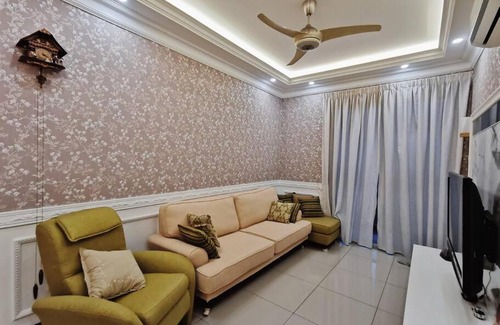 Taman Megah Ria Apartment | English Homestay Seaview Johor Bahru Permas 6 pax