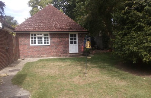 Pluckley Cottage | ENHANCED CLEANING PROTOCOL-The Studio is self contained, with separate entrance.