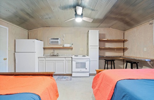 Oakland Apartment | Enid Lake's studio in Plum Point, .5 mile from boat ramp