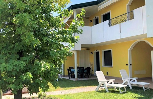 Bibione Lido del Sole Apartment | Enjoy the sun from a private garden!