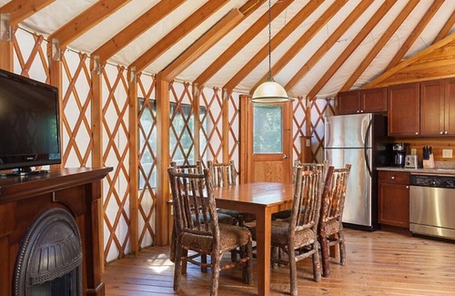 Gordonsville Apartment | Enjoy 1000 acres of rolling hillside on this equestrian themed resort 1BD condo