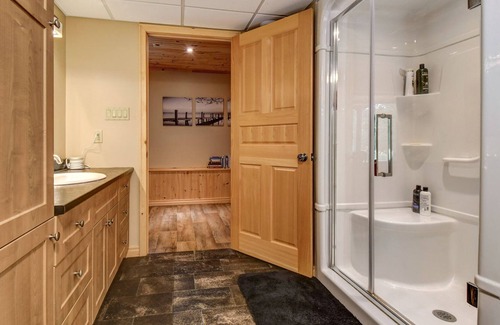 South Algonquin Apartment | Enjoy 3 bed, Lower Level Waterfront on 280 acres