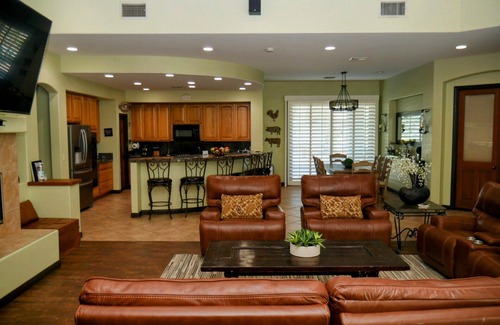 Indio House | Enjoy 5 Acres of Privacy and fun!
