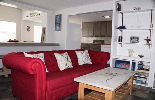 Camdenton House | Enjoy a 3-bedroom vacation home near Lake of the Ozarks