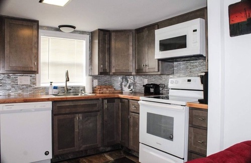 Camdenton House | Enjoy a 3-bedroom vacation home near Lake of the Ozarks