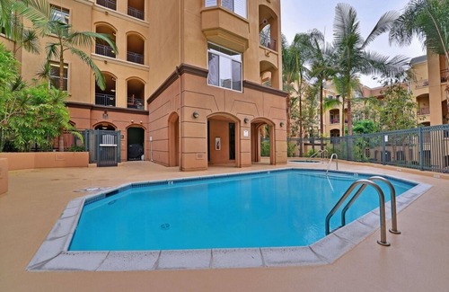 Bankers Hill Condo | Enjoy a beautiful San Diego Bay view on Bankers Hill one block from Balboa Park