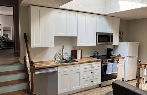 Sandusky House | Enjoy a Boathouse on the Bay in the heart of Downtown Sandusky.