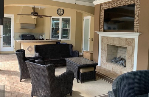 Tierra Verde House | Enjoy a Coastal Island Getaway to the Beaches of Tampa Bay!