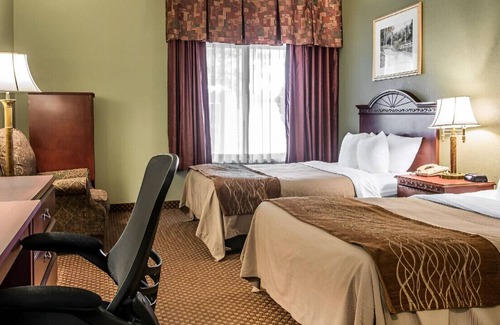 Ann Arbor House | Enjoy a Comfortable Stay! W/ an indoor Pool