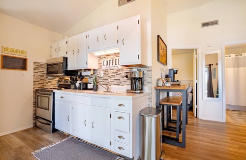 Sunrise Beach House | Enjoy A Great View at The Hideout!