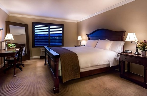Cupertino Hotel | Enjoy a Hassle-free Stay! Free Parking, Onsite Pool, Minutes to Franco Park