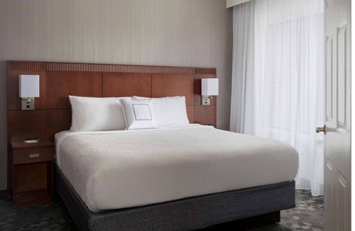 Milford Hotel | Enjoy a Hassle-Free Stay in Milford! Pet-Friendly, w/Pool, Close to Sandy Beach
