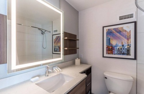 Emeryville Hotel | Enjoy a Hassle-Free and Suiting Stay! Parking, Pet-Friendly Property