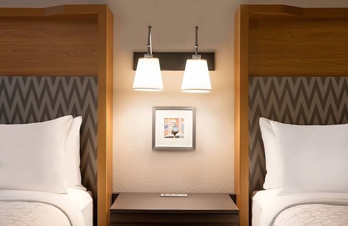 Fort Worth Hotel | Enjoy a Hassle-Free and Suiting Stay! Indoor Pool! Close to Fort Worth Zoo