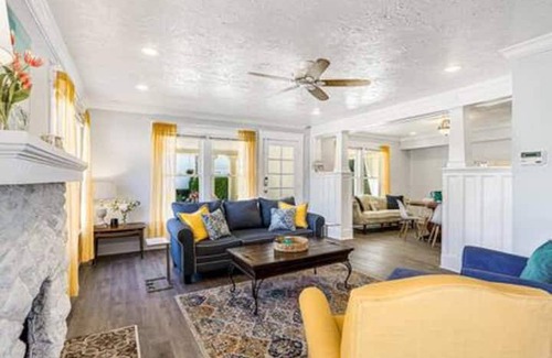 West Palm Beach Apartment | Enjoy a historic Florida cottage near Intracoasta