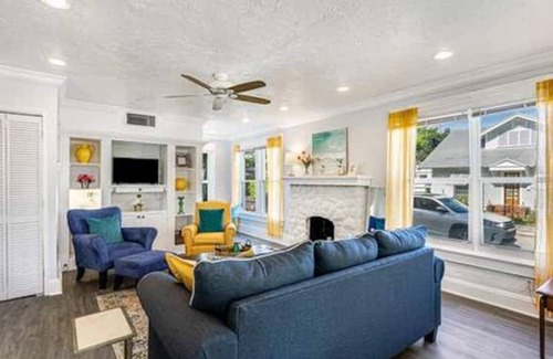 West Palm Beach Apartment | Enjoy a historic Florida cottage near Intracoasta