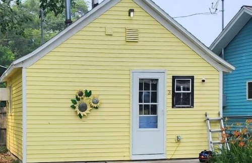 Spring Grove Cabin | Enjoy a Lakefront Getaway @ The Lake-Heim by Chain-O-Lakes