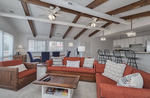 Sandbridge House | Enjoy a luck of the Irish at the "Pog Mo Home" beach cottage