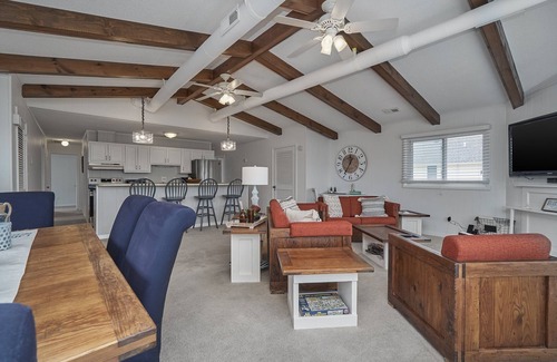 Sandbridge House | Enjoy a luck of the Irish at the "Pog Mo Home" beach cottage