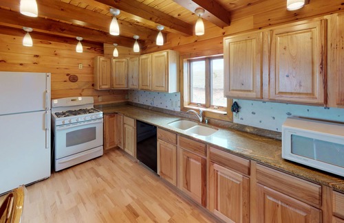 Hartsel Cabin | Enjoy a private mountain retreat at Paul's Cabin!