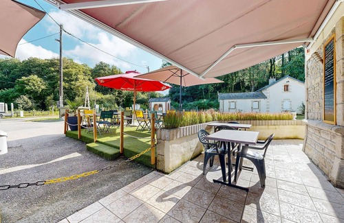 Saint-Barthelemy Apartment | Enjoy a relaxing vacation in this quiet nature on the riverbank Le Blavet.